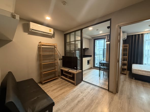 bedroom and room interior of Maestro 19 Ratchada19 – Vipha