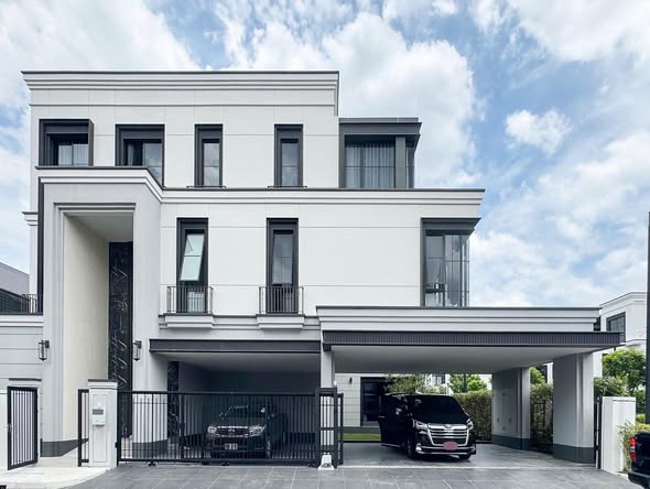 Malton Gates – Krungthep Kreetha มอลตัน เกทส์ กรุงเทพกรีฑา