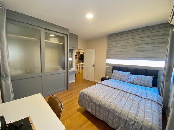 bedroom and room interior of Mantana 2 (Onnut-Wongwaen)