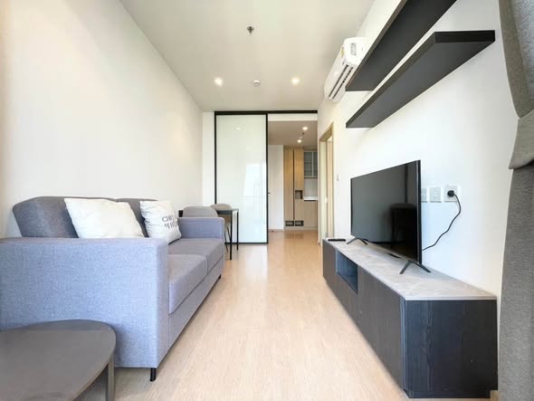 living room and room interior of Maru Ladprao 15 : มารุ ลาดพร้าว 15