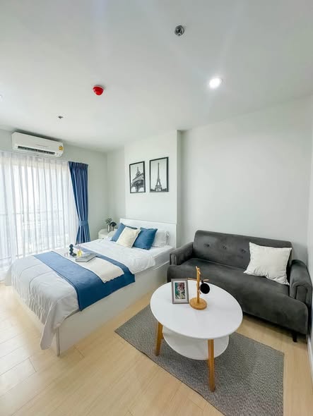 bedroom of Metro Sky Wutthakat
