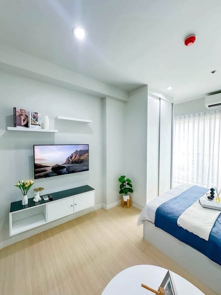 bedroom of Metro Sky Wutthakat
