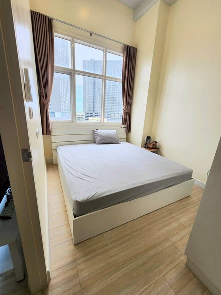 bedroom of Metro Sky Wutthakat