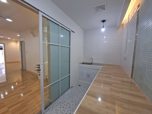 room interior and bathroom of Monwadee Housing
