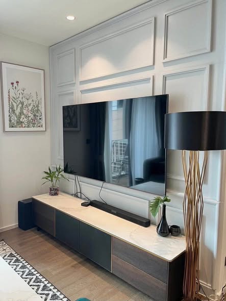 living room and room interior of MUNIQ Sukhumvit 23
