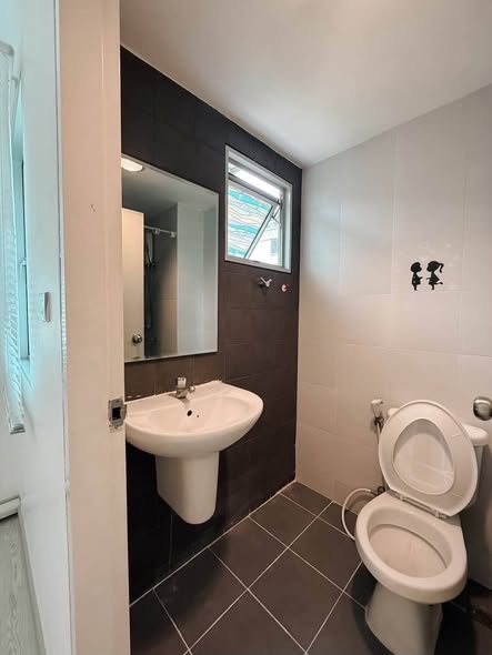 bathroom of My Condo Sukhumvit 81
