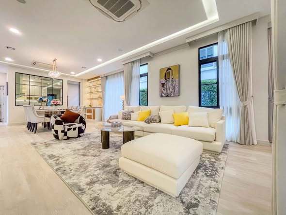 living room of Nantawan Rama 9 – New Krungthepkreetha