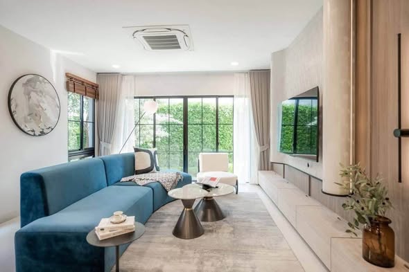 living room and bedroom of Nantawan Rama 9 – New Krungthepkreetha