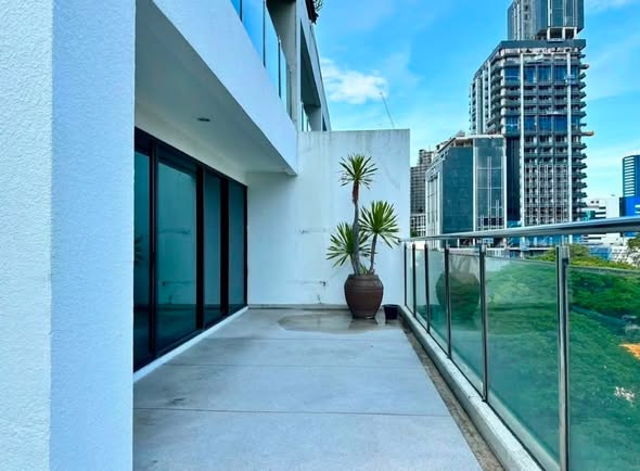 New House Condominium