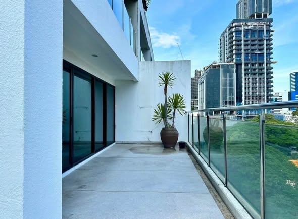 New House Condominium
