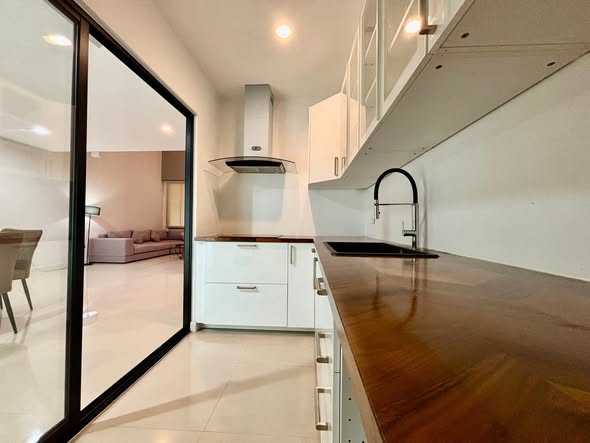 room interior and kitchen of Nirvana Define Srinakarin-Rama9