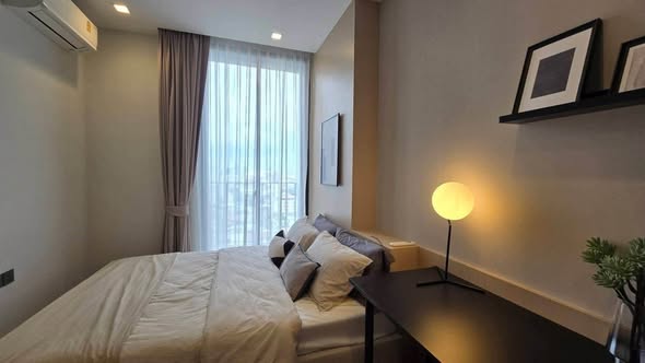 bedroom of Noble Around Ari