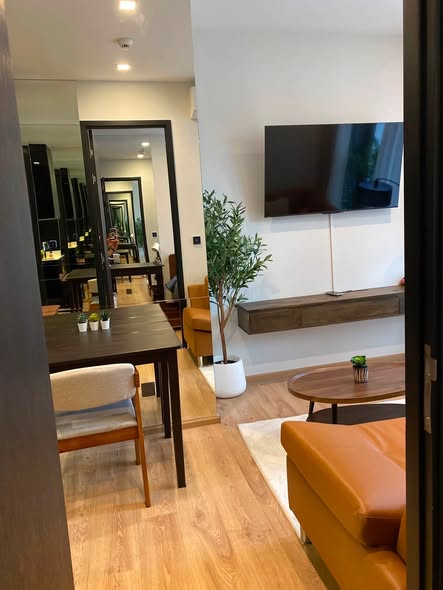 living room and room interior of Noble Around Ari