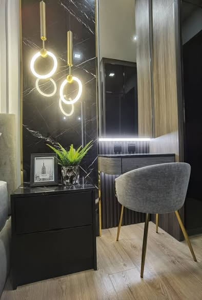 room interior and bathroom of Noble Around Ari