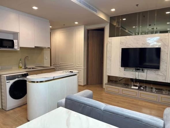 room interior and kitchen of Noble Around Sukhumvit 33