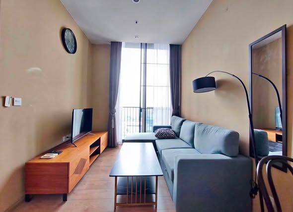 bedroom and living room of Noble BE 19