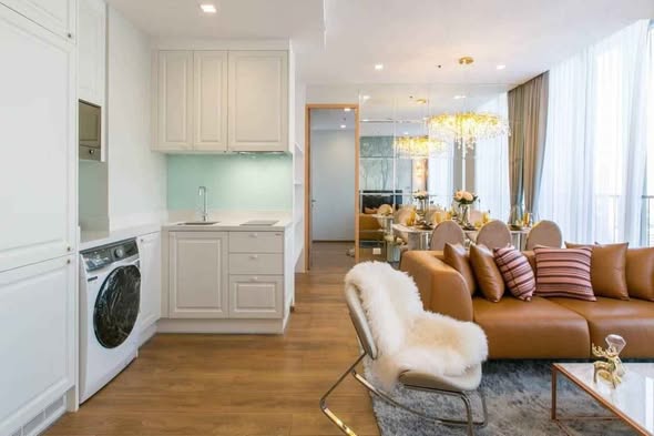 living room and kitchen of Noble BE33