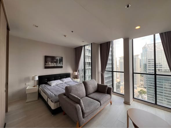 bedroom of Noble Ploenchit