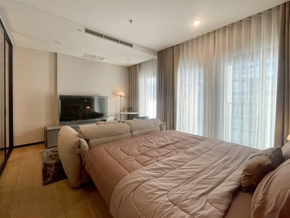 bedroom of Noble Ploenchit