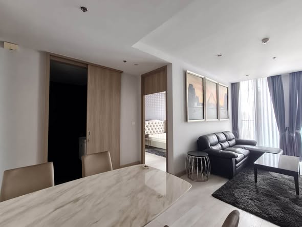 living room and bedroom of Noble Ploenchit