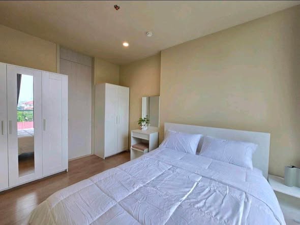 bedroom and room interior of Noble Recole