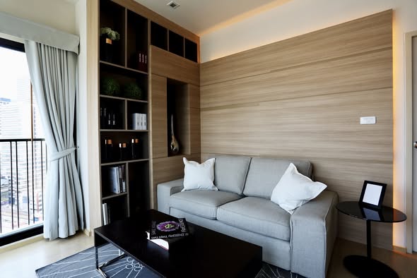 bedroom and living room of Noble Reflex