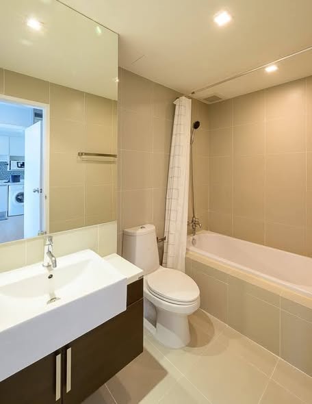 bathroom of Noble Remix