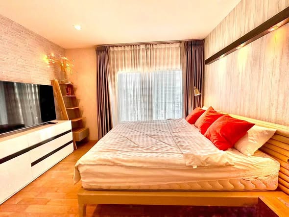 bedroom of Noble Reveal