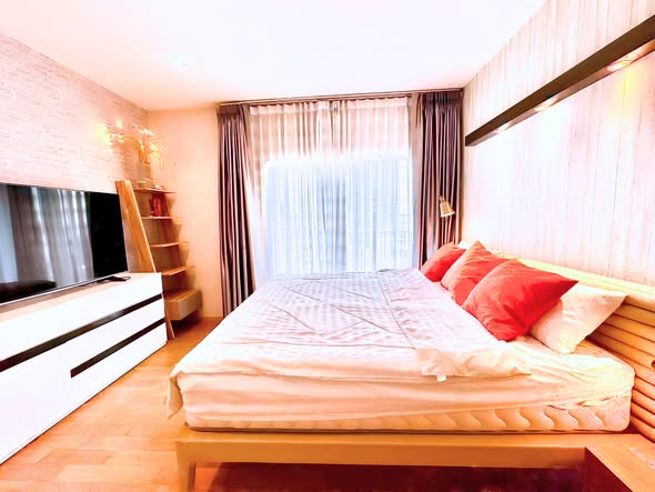 bedroom of Noble Reveal