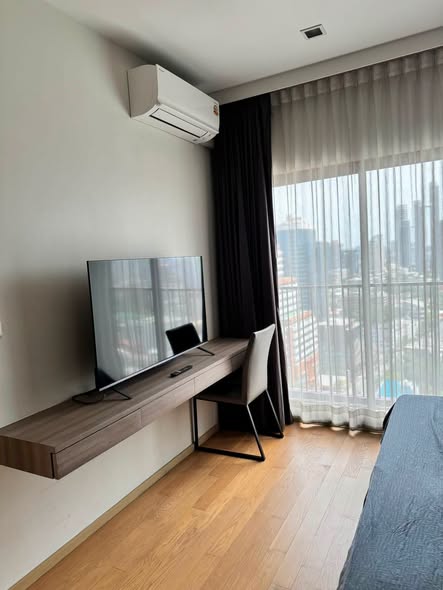 bedroom of Noble Reveal