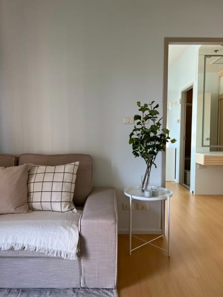 living room of Noble Reveal