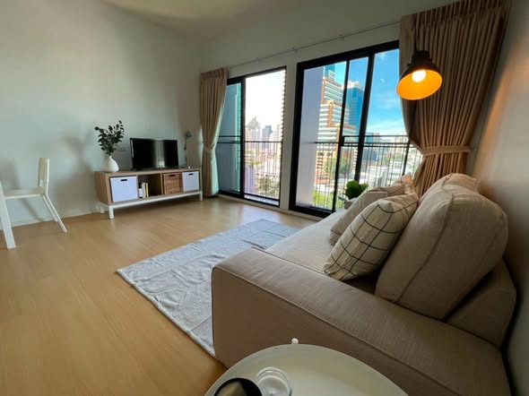 living room of Noble Reveal