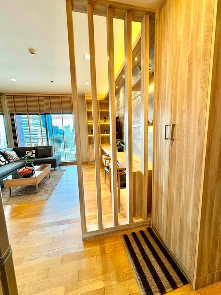 room interior of Noble Reveal