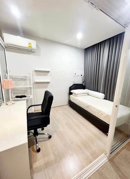 room interior of Noble Revolve Ratchada 1