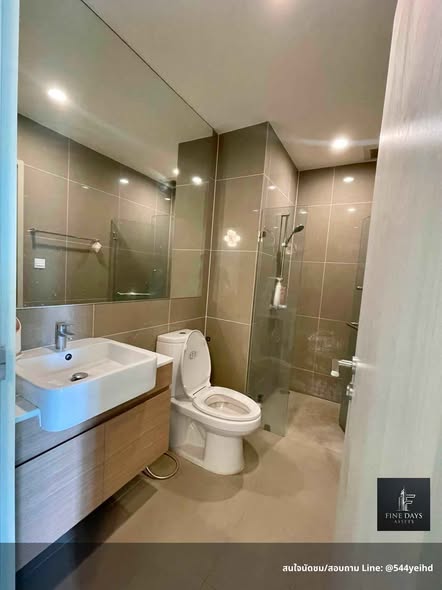 bathroom of Noble Revolve Ratchada 2