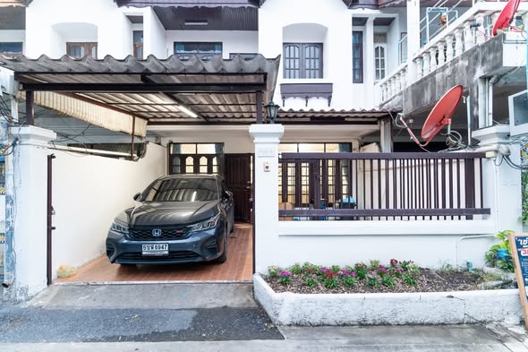 Noble Revolve Ratchada 2