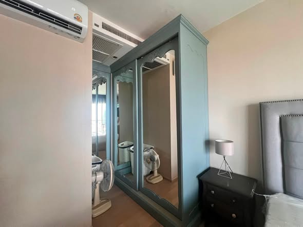 bedroom and room interior of Noble Solo