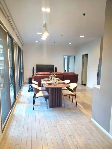 living room and room interior of Noble Solo