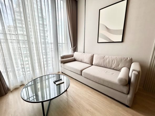 bedroom and living room of Noble State Sukhumvit 39