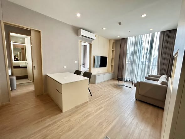 bedroom and room interior of Noble State Sukhumvit 39