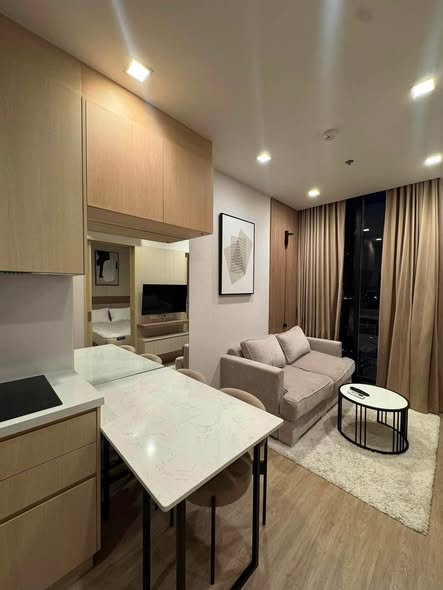 living room and kitchen of Noble State Sukhumvit 39