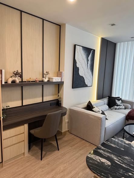 living room and room interior of Noble State Sukhumvit 39