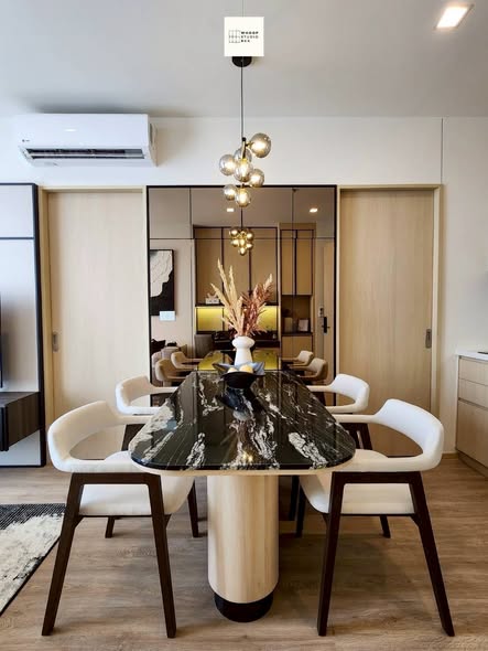 room interior of Noble State Sukhumvit 39