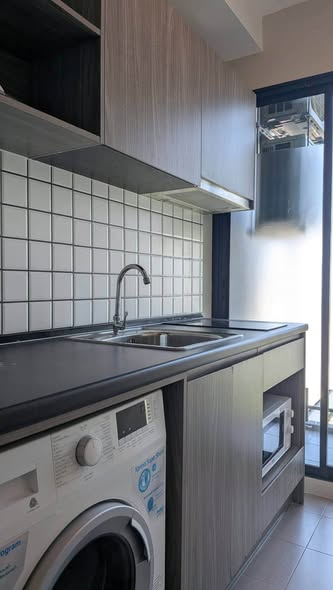 bathroom and kitchen of Notting Hill Sukhumvit 105