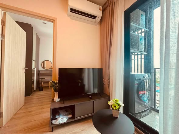 bedroom and room interior of Nue District R9