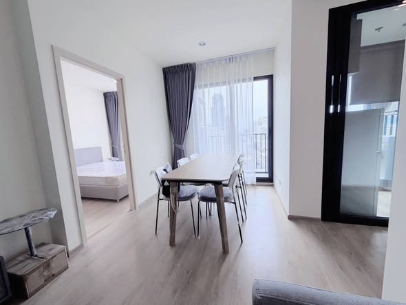 bedroom and room interior of Nue District R9