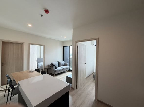 bedroom and room interior of Nue District R9