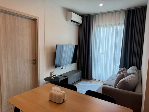 bedroom and room interior of Nue District R9
