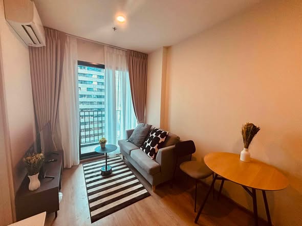 living room and bedroom of Nue District R9