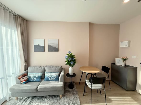living room and bedroom of Nue District R9